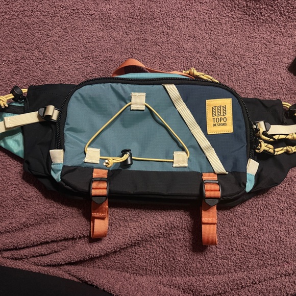 Topo Designs Mountain Hydro Hip Pack Geode Green/Sea Pine Unisex - Picture 9 of 10